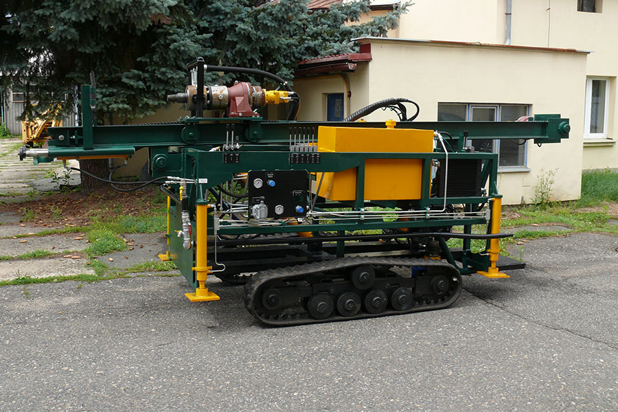 Lomové vrtné soupravy